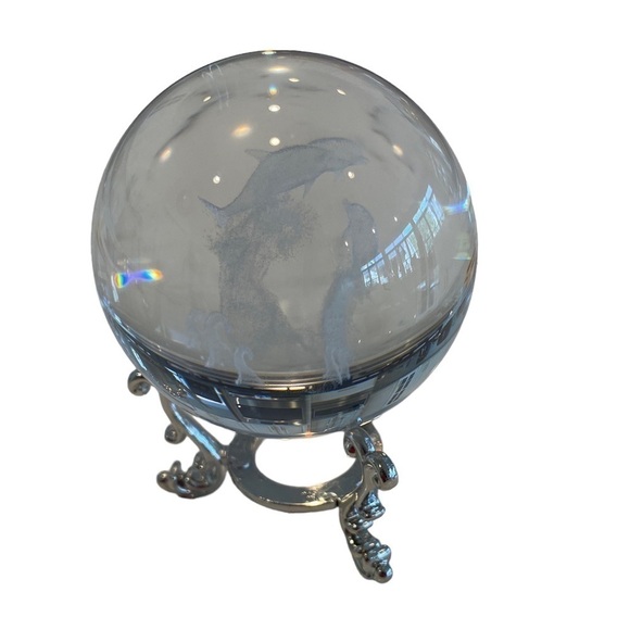 HDCRYSTALGIFTS 3D Crystal Decorative Ball Laser Engraved Dolphin Paperweight - Picture 8 of 14